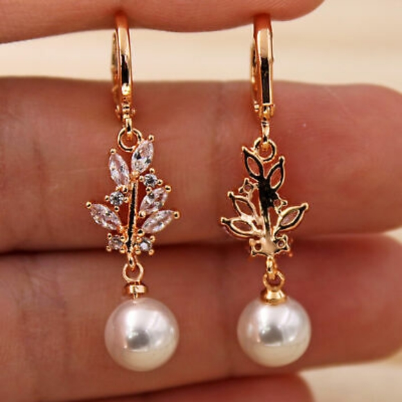 18kt Gold Filled Topaz Leaf Pearl Drops - Picture 3 of 7